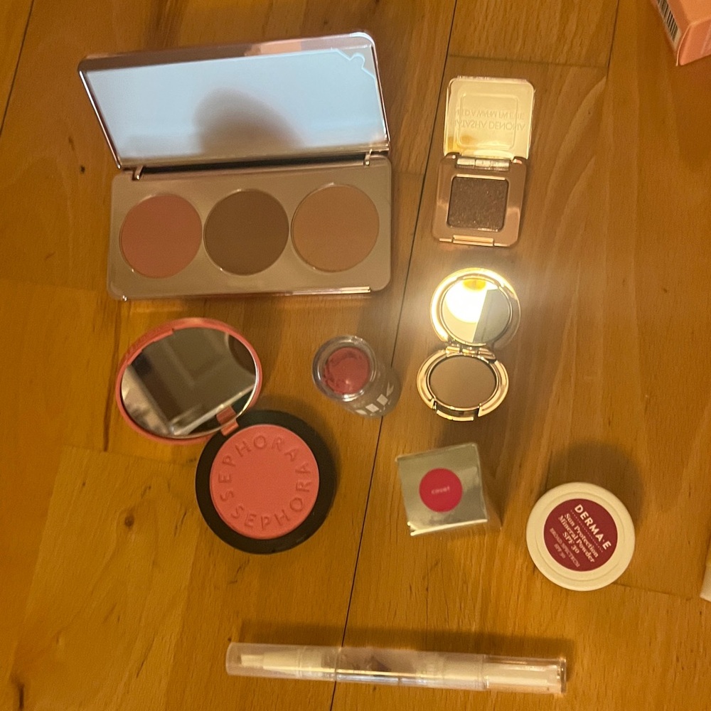 Makeup mini bundle NWT - Picture 2 of 2